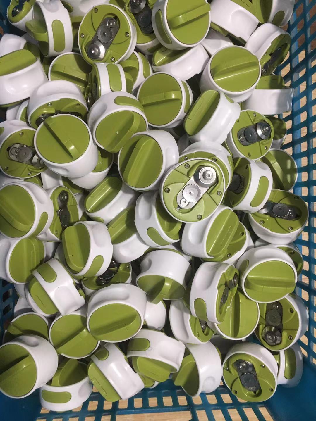 bottle can opener